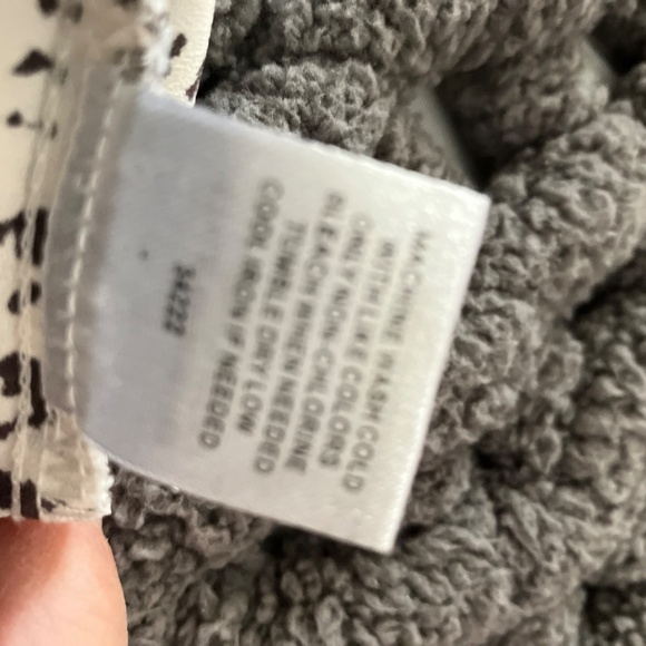 Hawthorn tunic with roll button sleeves - Picture 3 of 4